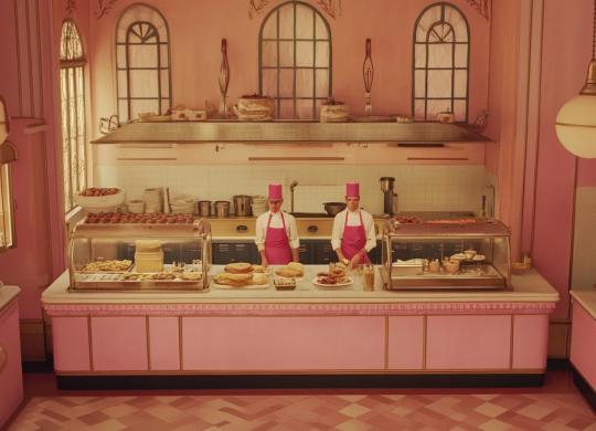 edraant_Como_Wes_Anderson_utiliza_a_comida_para_criar_composi_6a60fea0-e9fb-4b90-a7e4-5dba9c42c80b_0